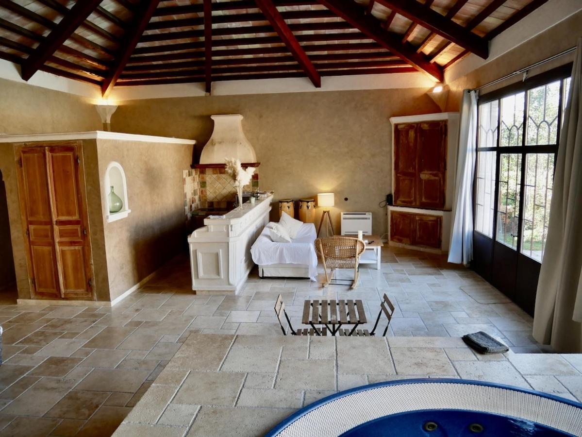 Le Pool House - Private Jacuzzi - Mas Des Sous Bois Hotel Ventabren Buitenkant foto