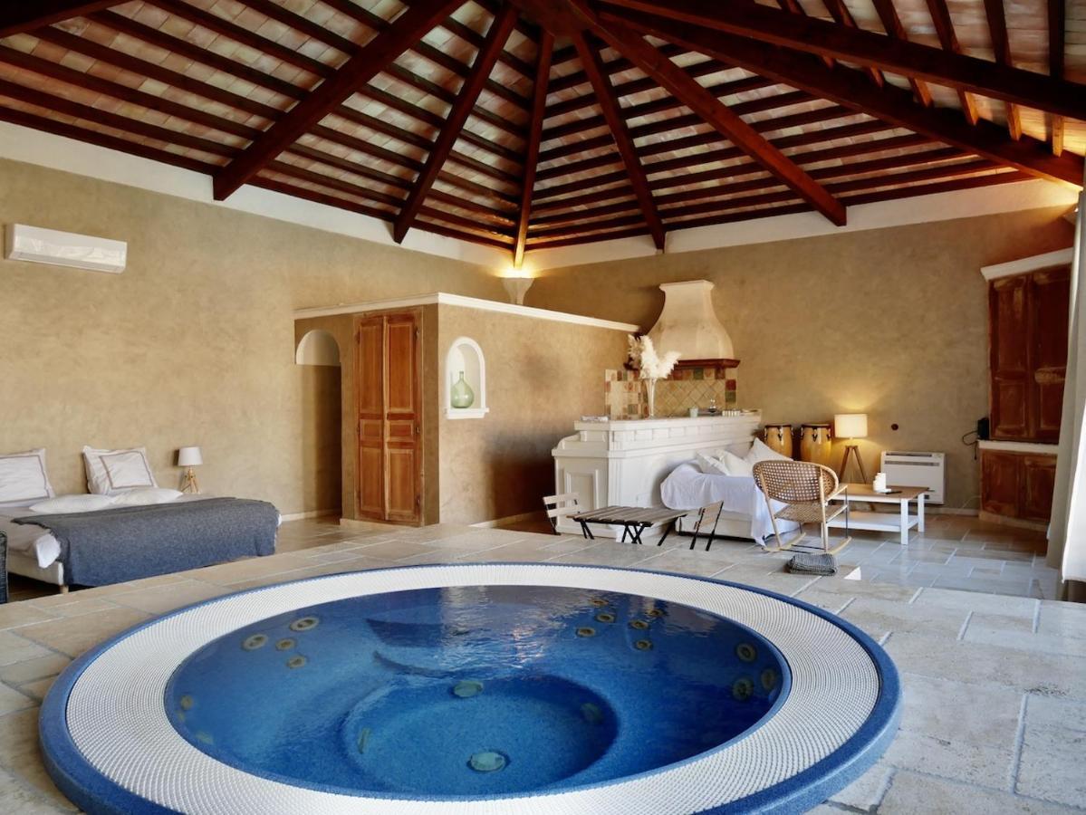 Le Pool House - Private Jacuzzi - Mas Des Sous Bois Hotel Ventabren Buitenkant foto